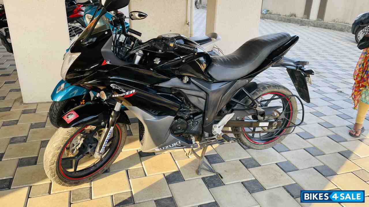 Suzuki Gixxer SF