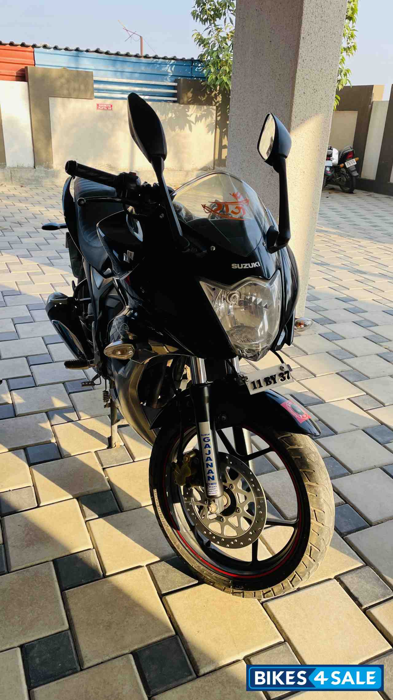 Suzuki Gixxer SF