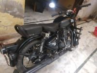 Stealth Black Royal Enfield Classic 500