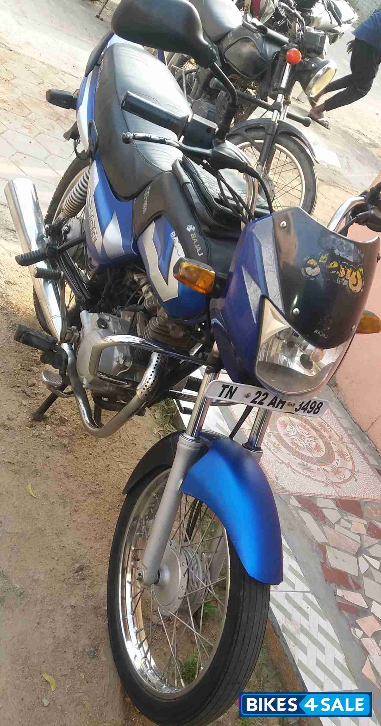 Blue Bajaj CT 100