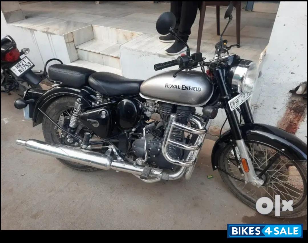 Grey Royal Enfield Classic 350