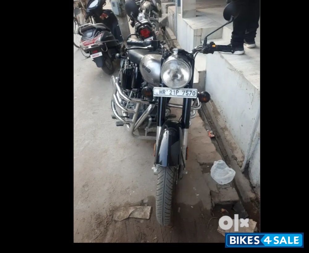 Grey Royal Enfield Classic 350