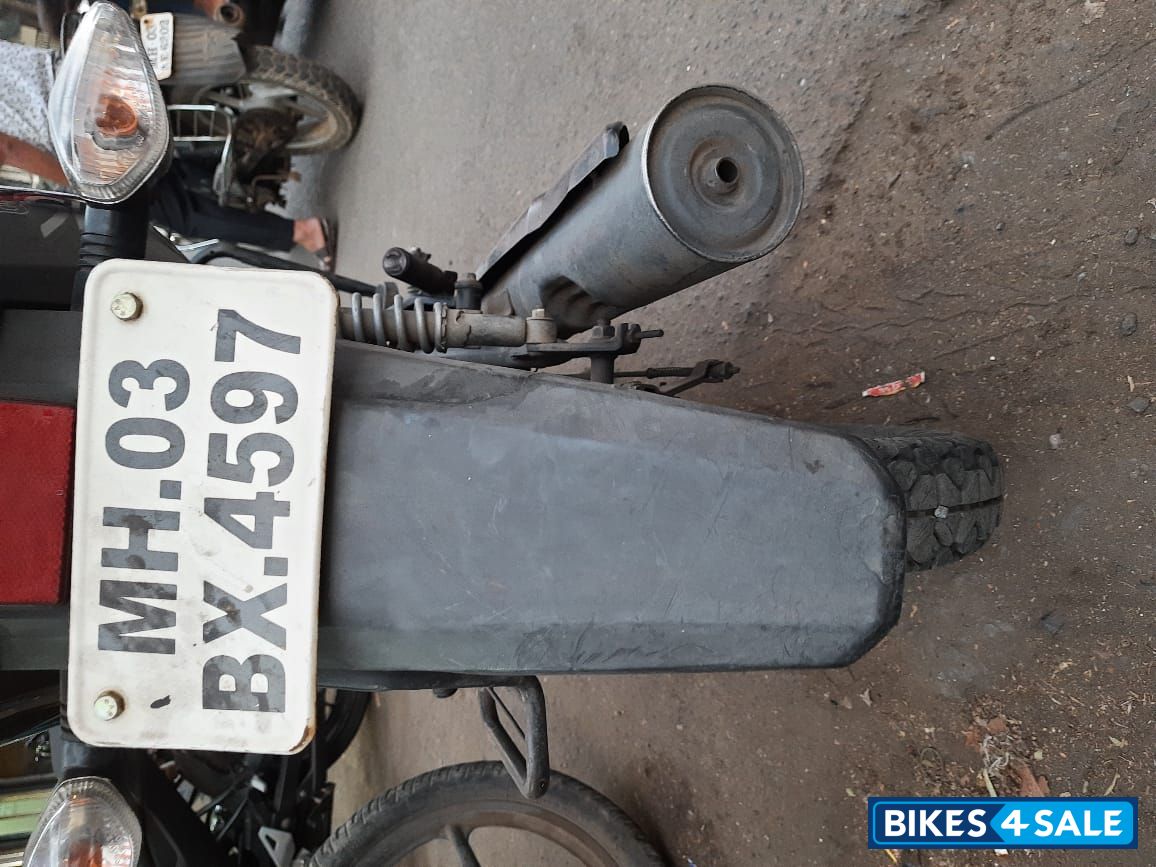 Black Honda CB Shine