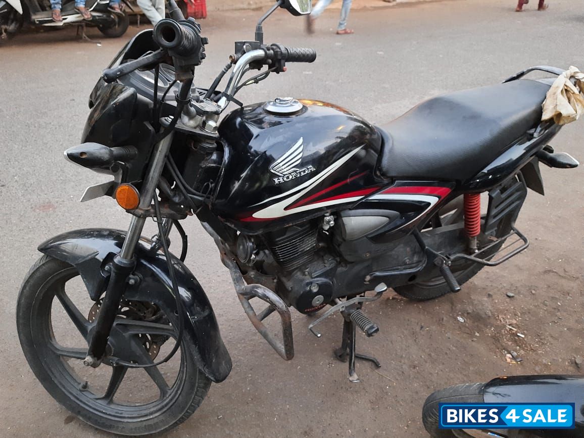 Black Honda CB Shine