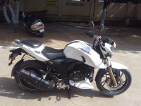 White TVS Apache RTR 200 4V ABS