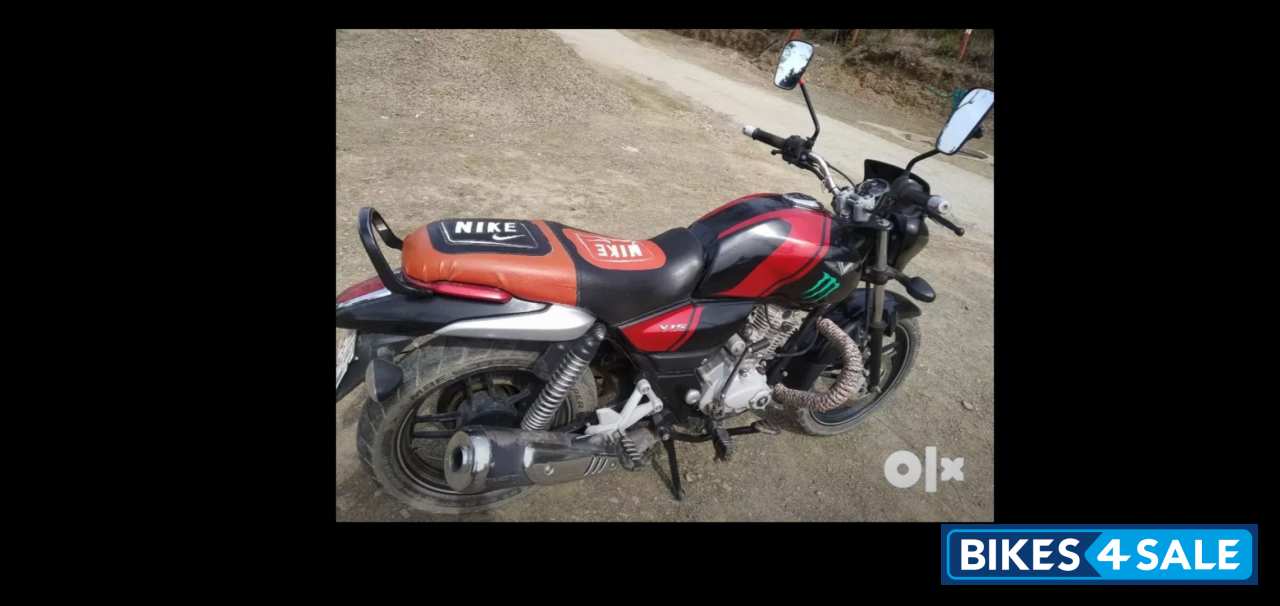 Bajaj V15
