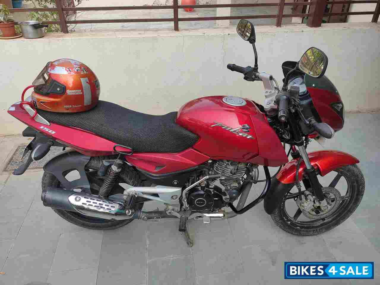 Red Bajaj Pulsar 150 DTSi