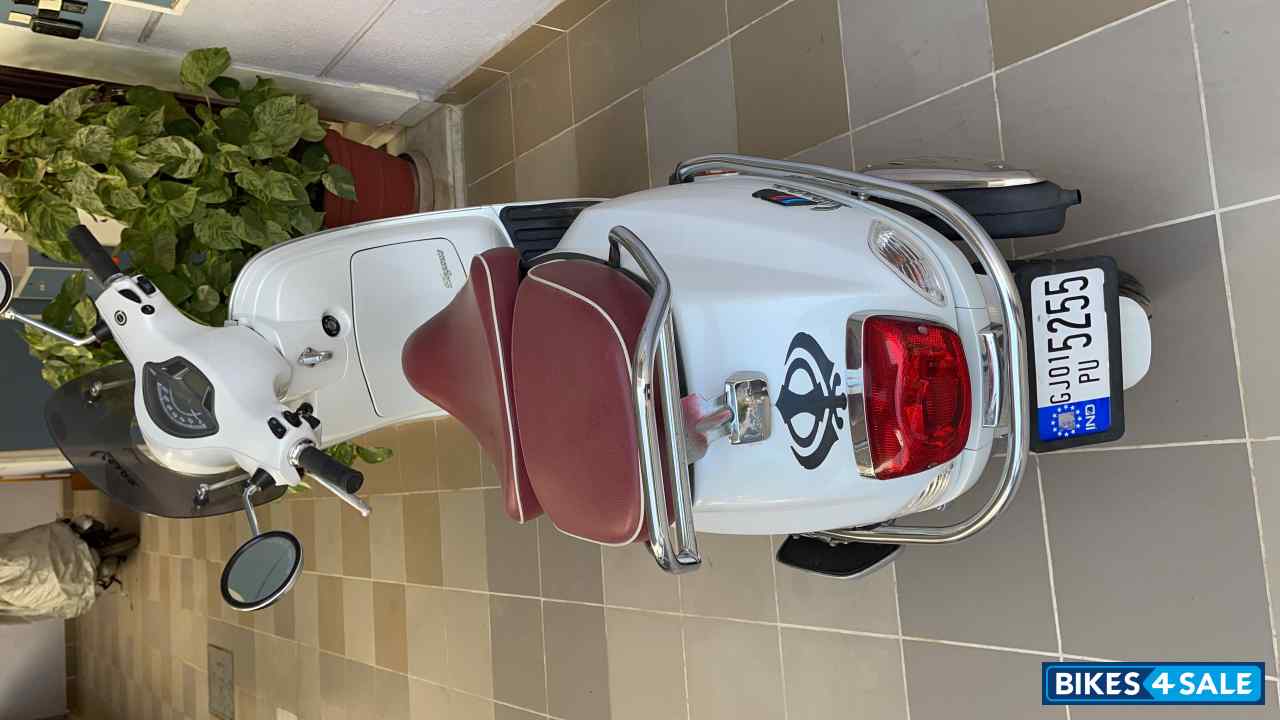 Vespa Elegante 150