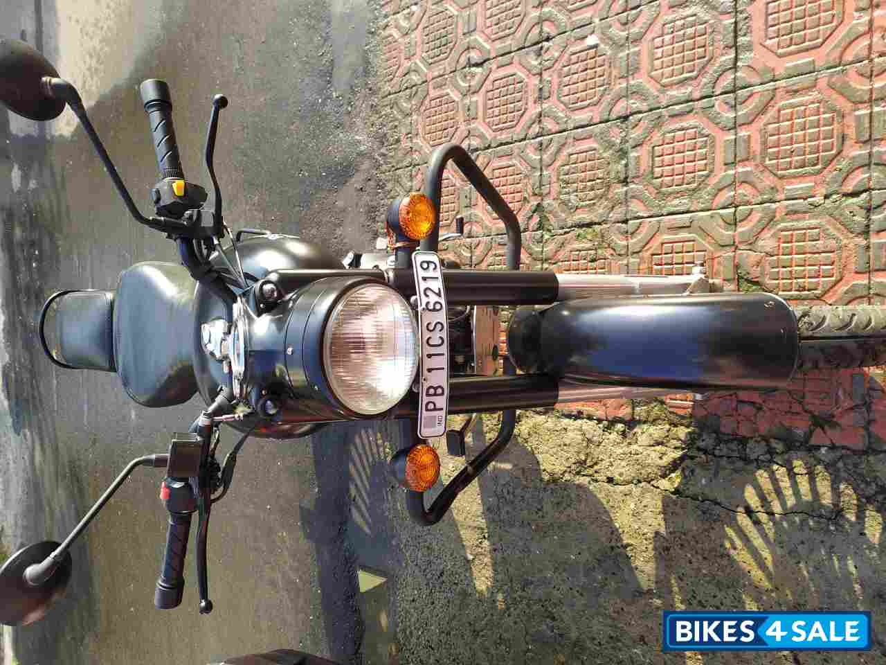 Black Royal Enfield Classic Stealth Black