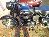 Black Royal Enfield Classic Stealth Black