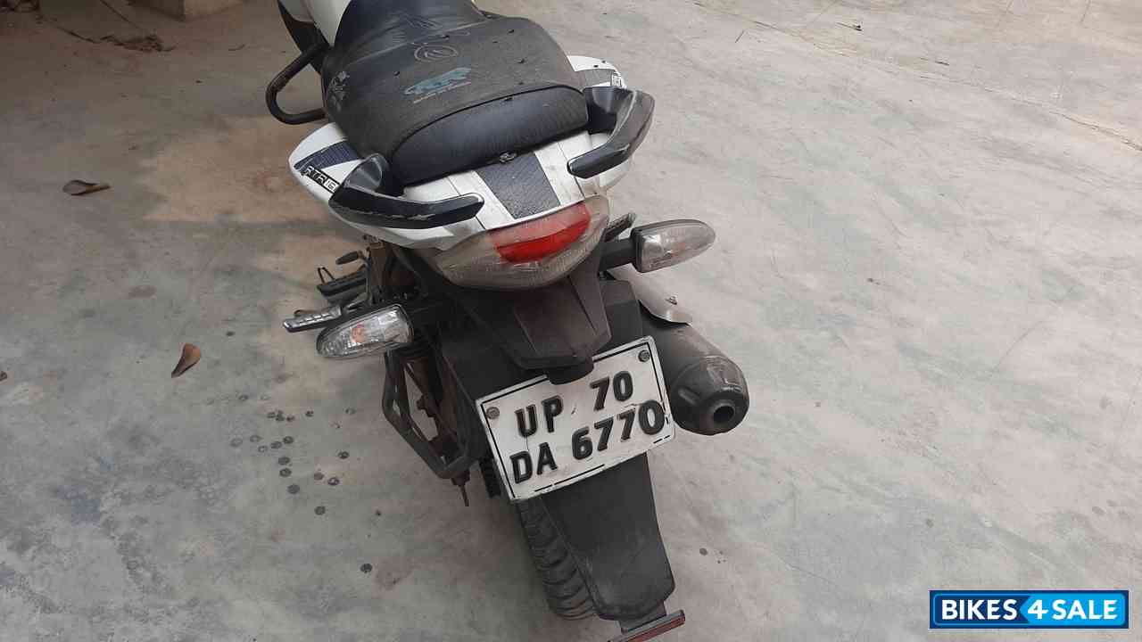 White TVS Apache RTR 160