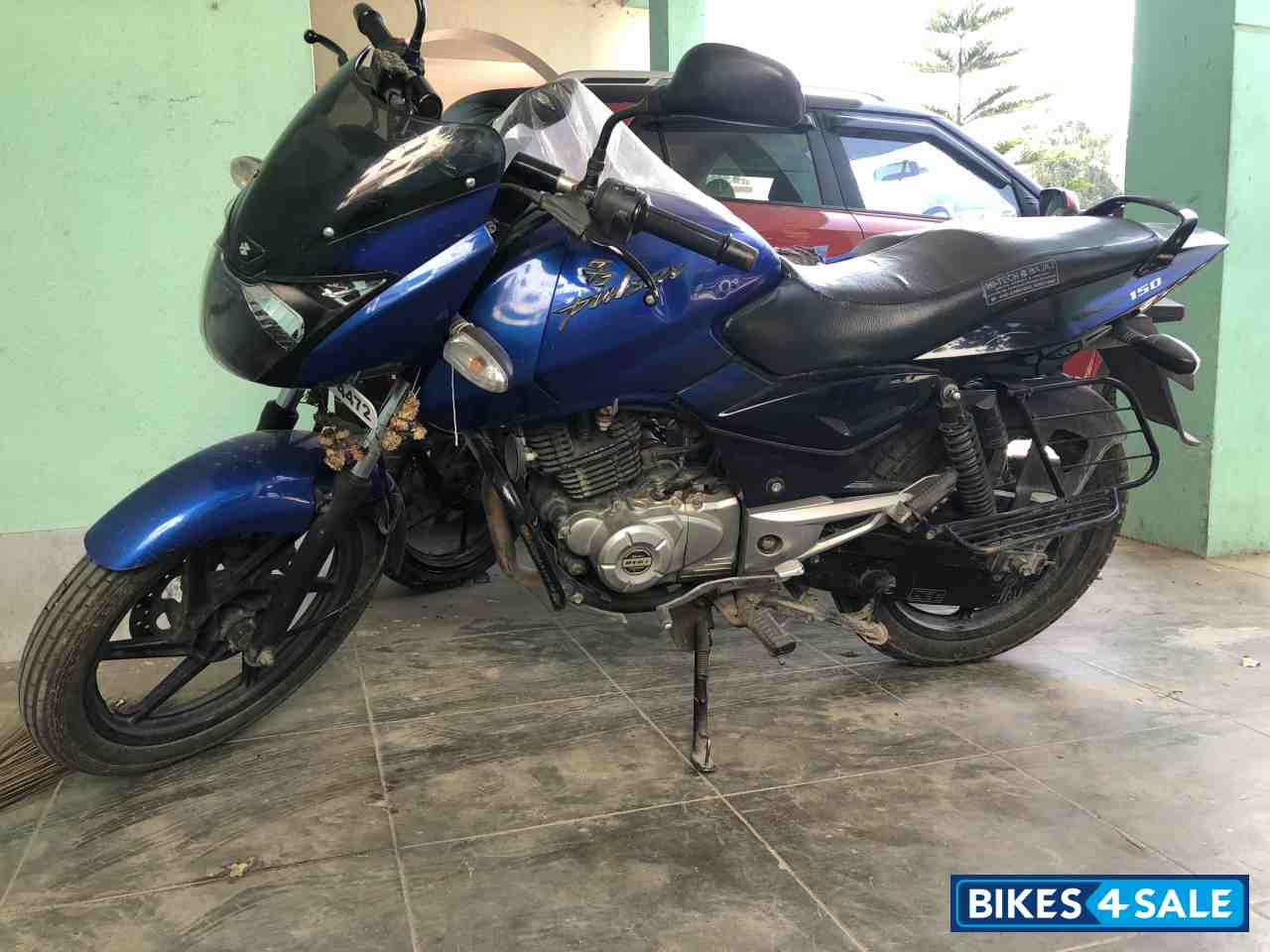 Blue Bajaj Pulsar 150 DTSi