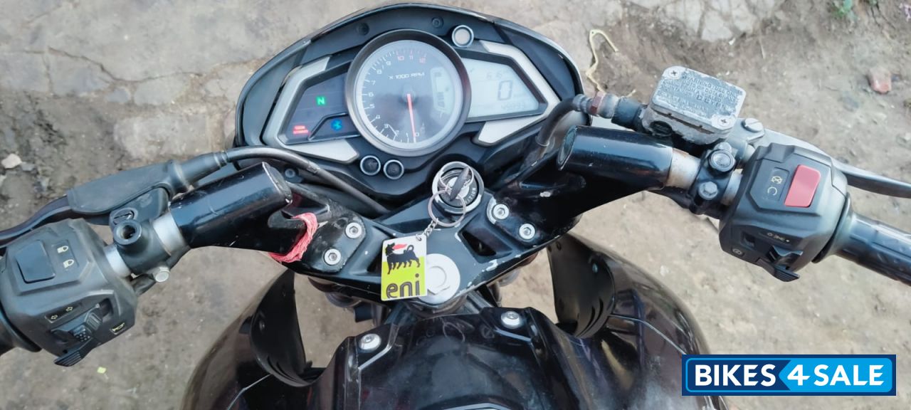 Black Bajaj Pulsar 200 NS