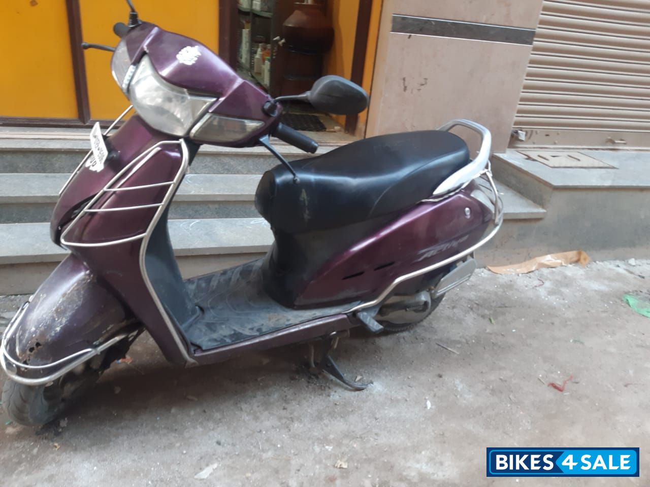 Maroon Honda Activa Maroon Honda Activa