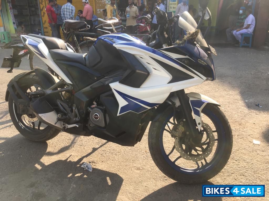 Bajaj Pulsar RS 200