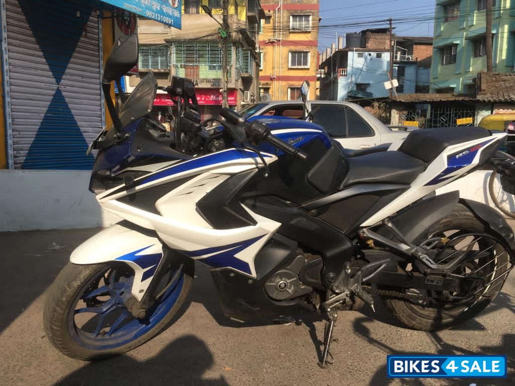 Bajaj Pulsar RS 200