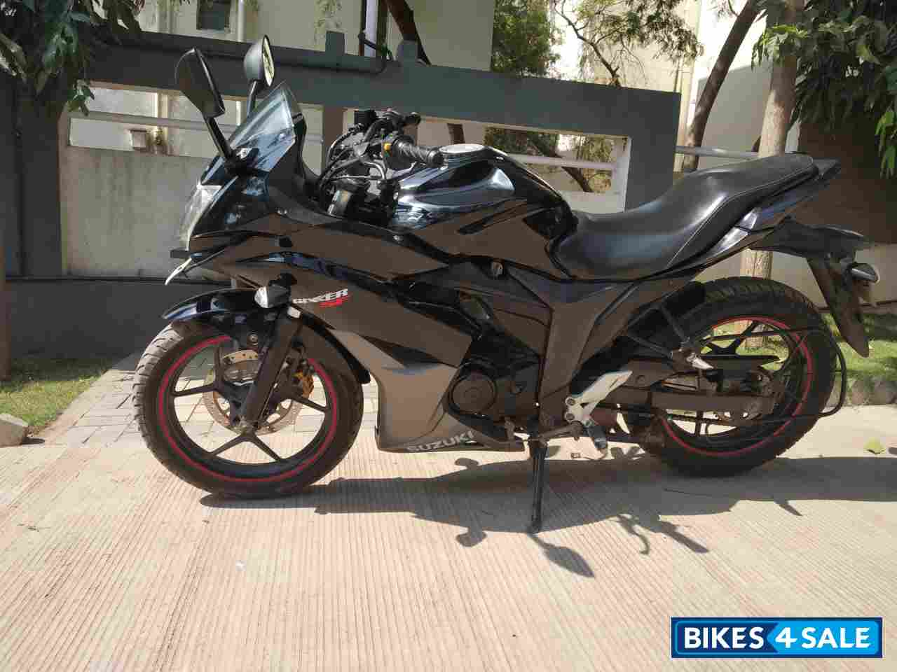 Suzuki Gixxer SF