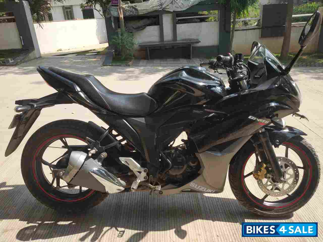 Suzuki Gixxer SF