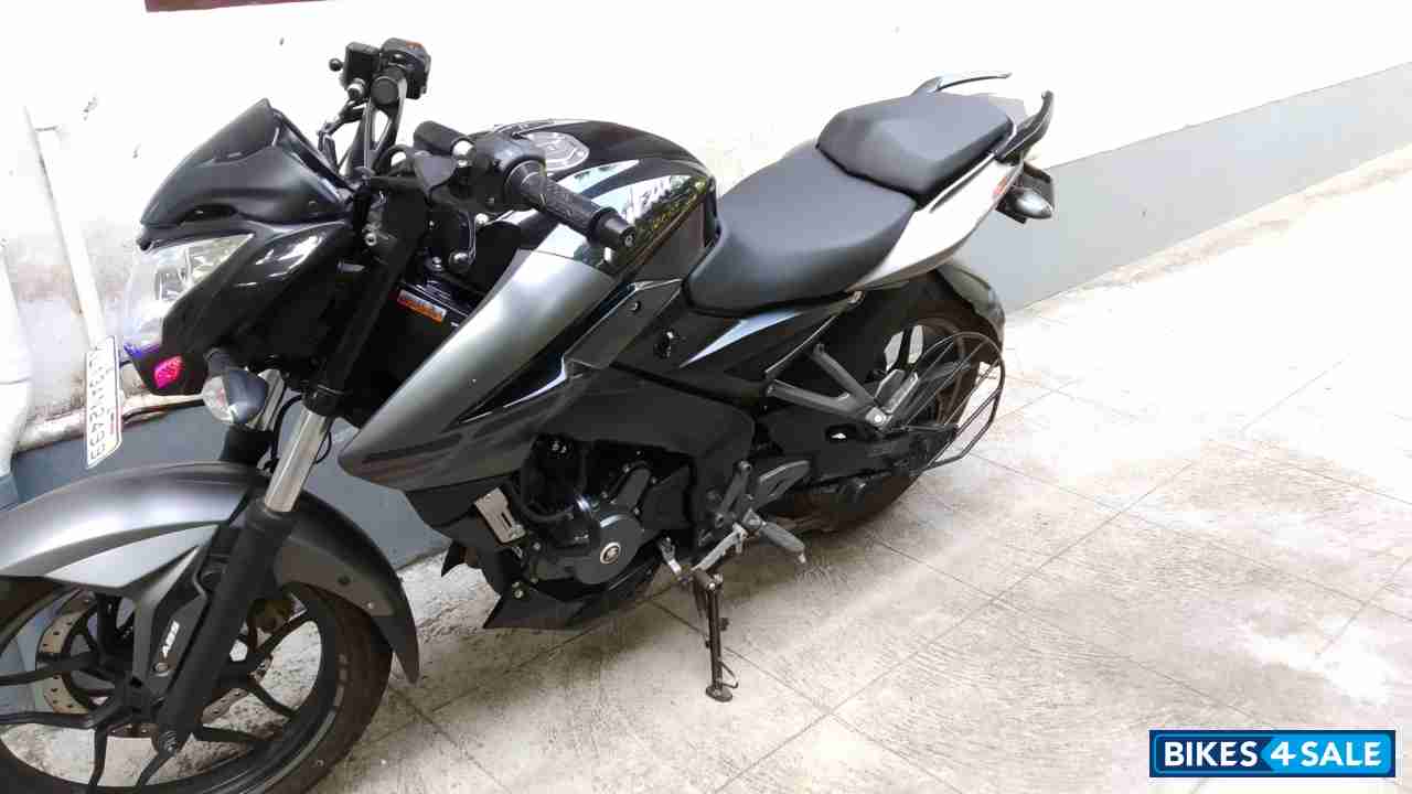 Bajaj Pulsar 200 NS ABS