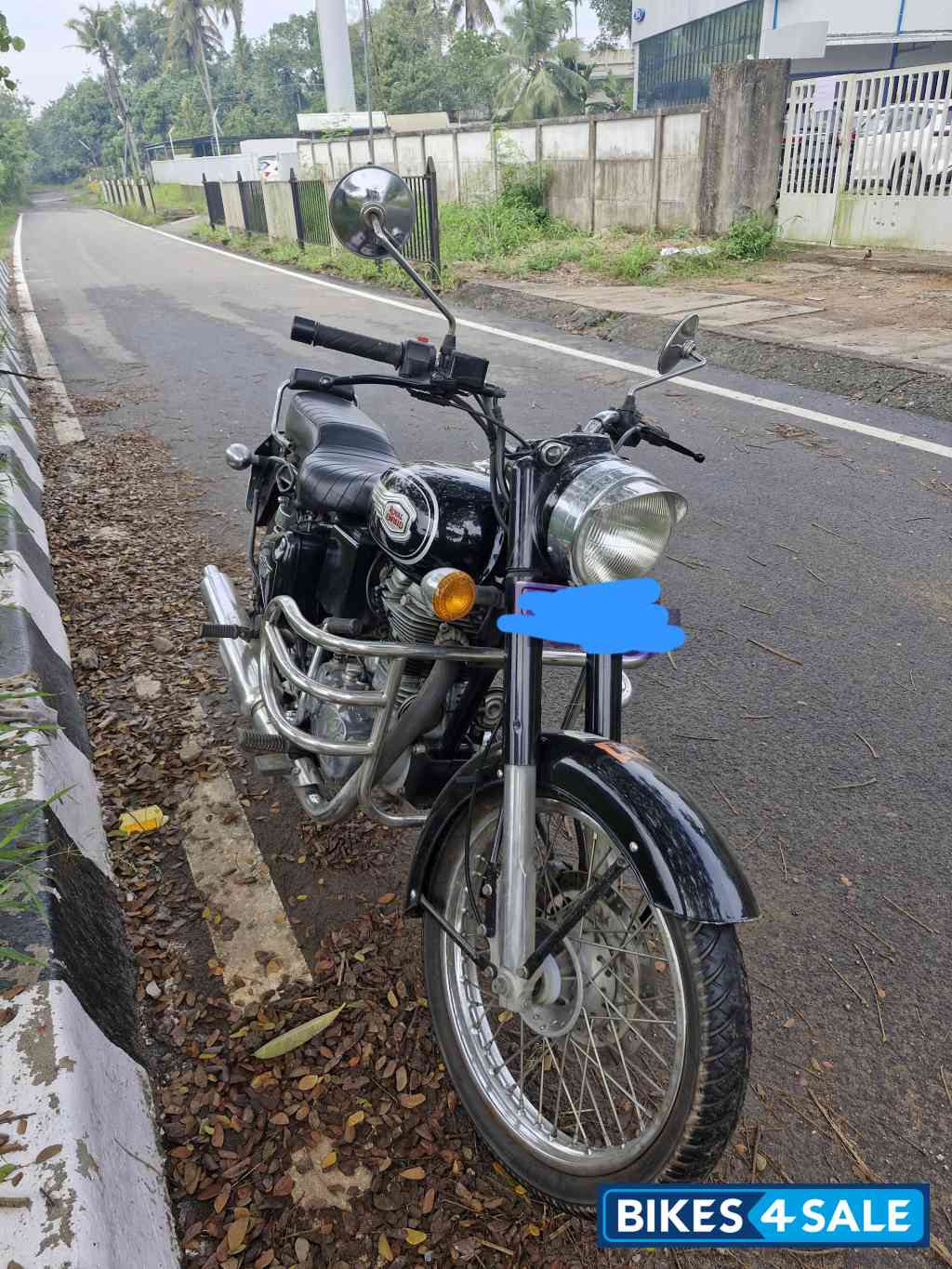 Black Royal Enfield Bullet Standard 500