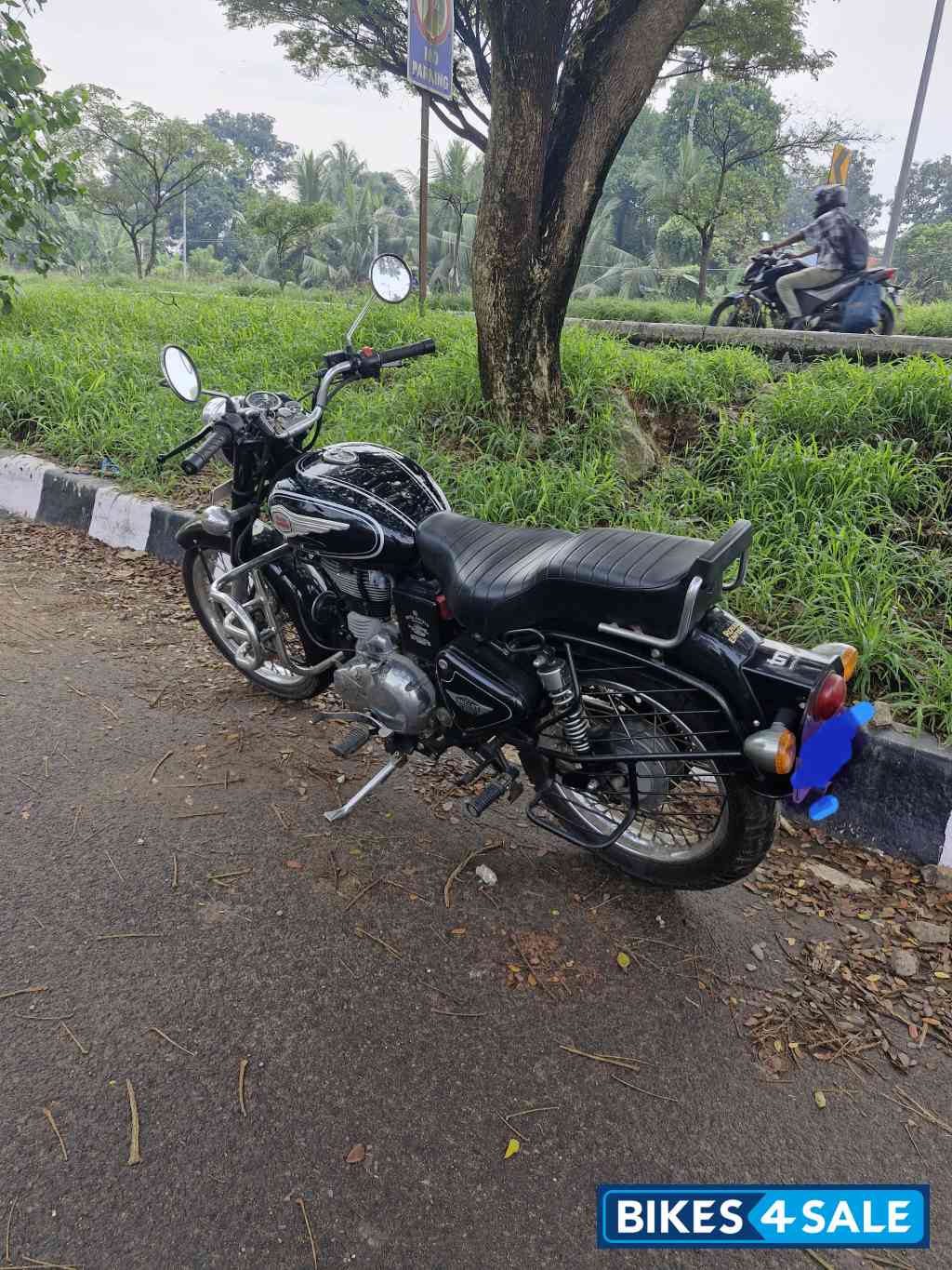Black Royal Enfield Bullet Standard 500