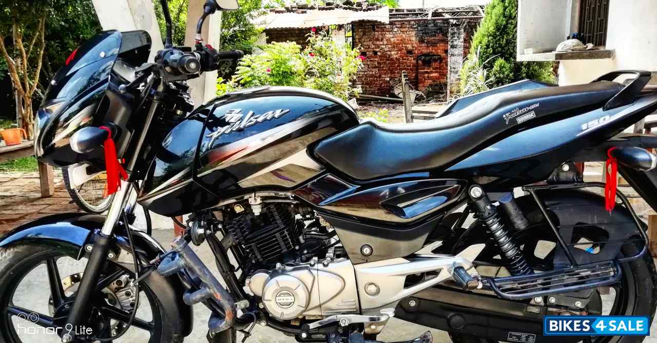 Black Bajaj Pulsar 150 DTSi
