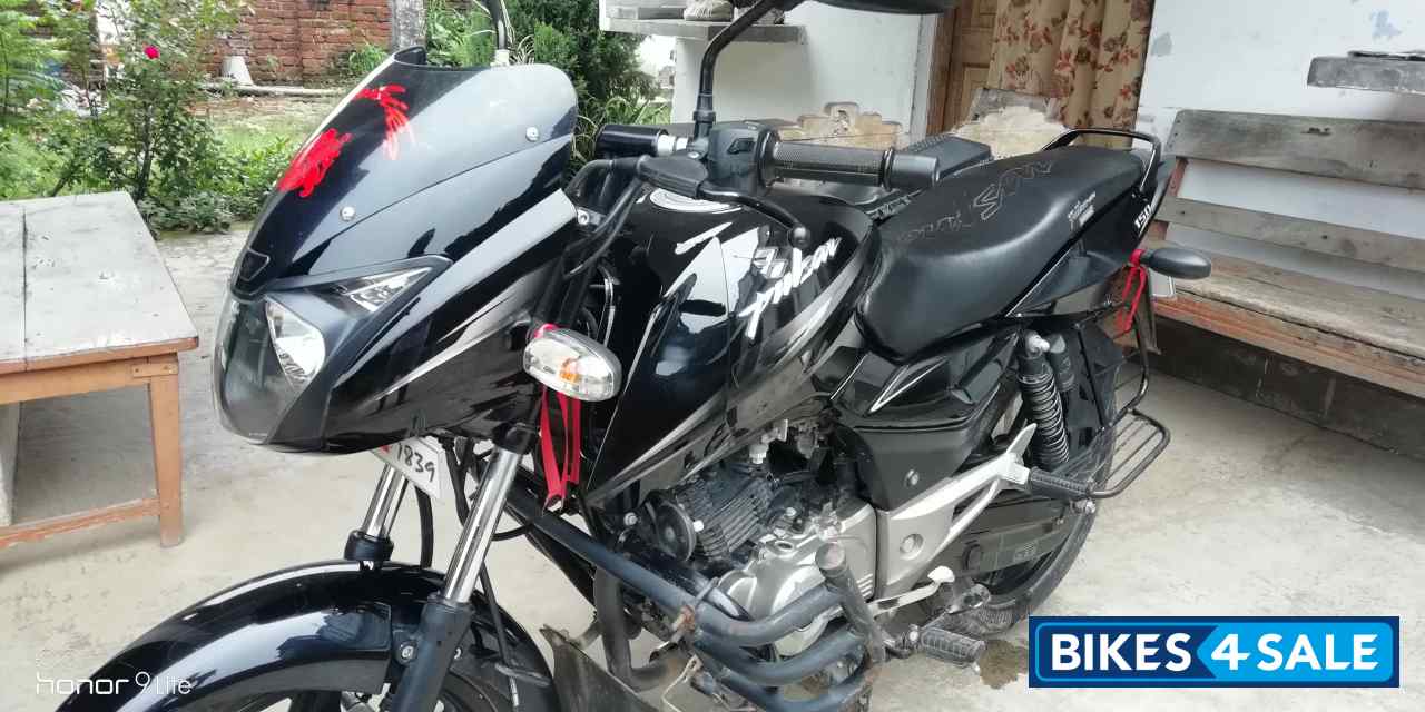 Black Bajaj Pulsar 150 DTSi