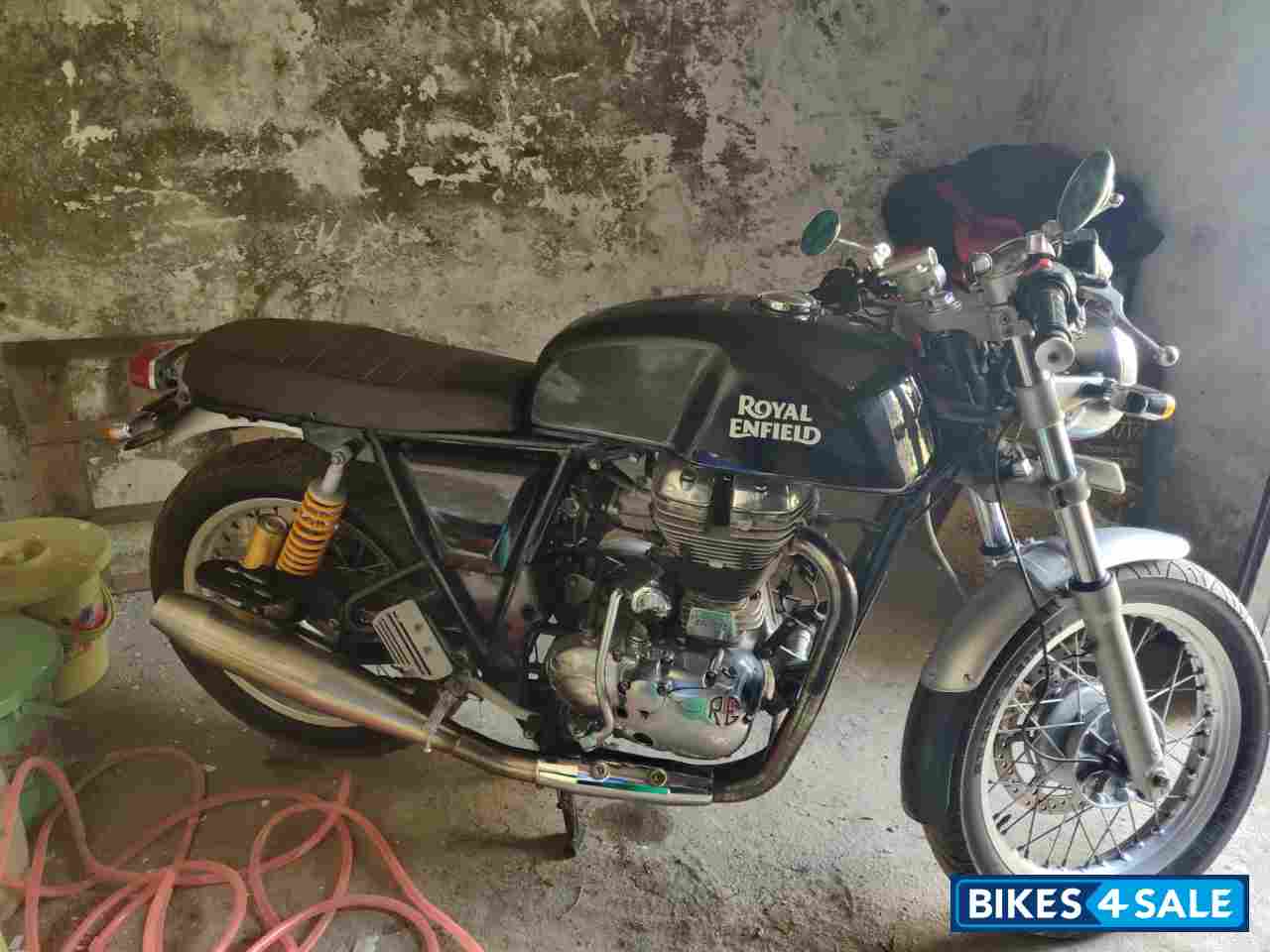 Black Royal Enfield Continental GT 535