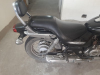 Black Bajaj Avenger Cruise 220