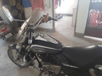 Black Bajaj Avenger Cruise 220