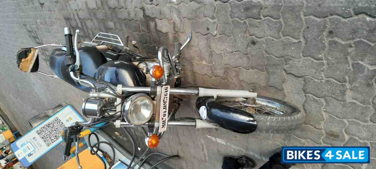 Bajaj Avenger 200 DTS-i