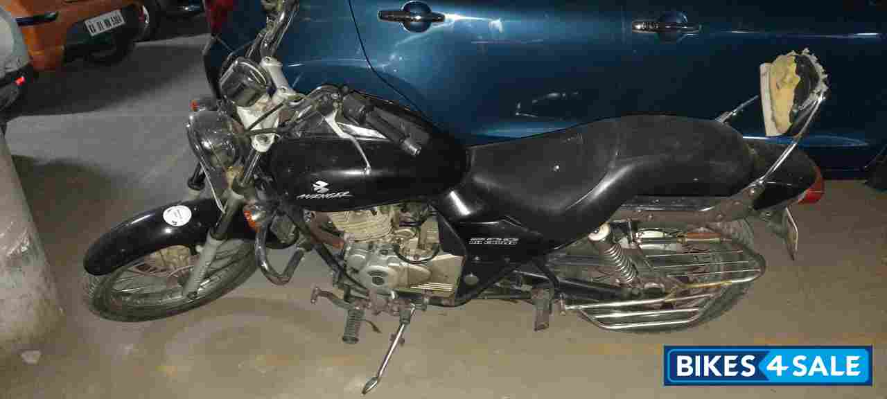 Bajaj Avenger 200 DTS-i