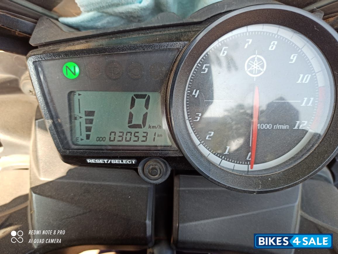 White Blue Yamaha YZF R15