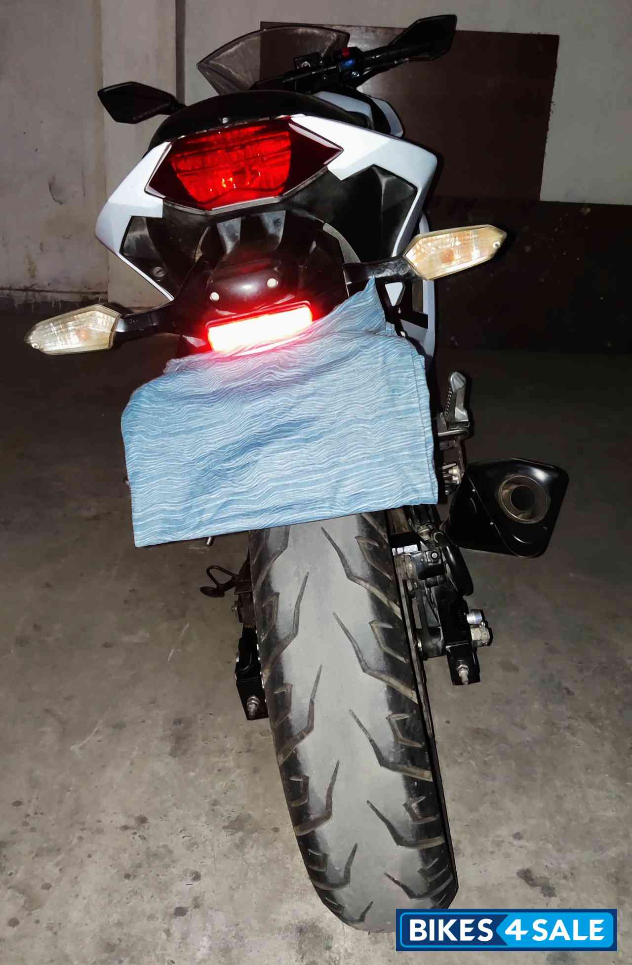Pearl White Kawasaki Ninja 300R