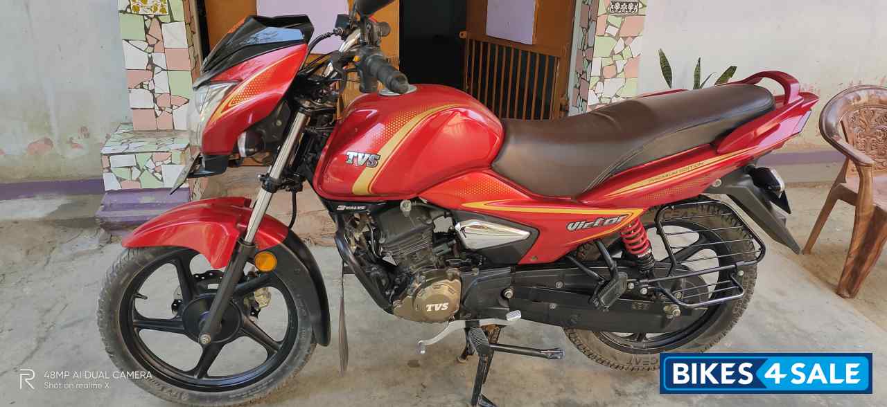 Red Gold TVS Victor Premium Edition