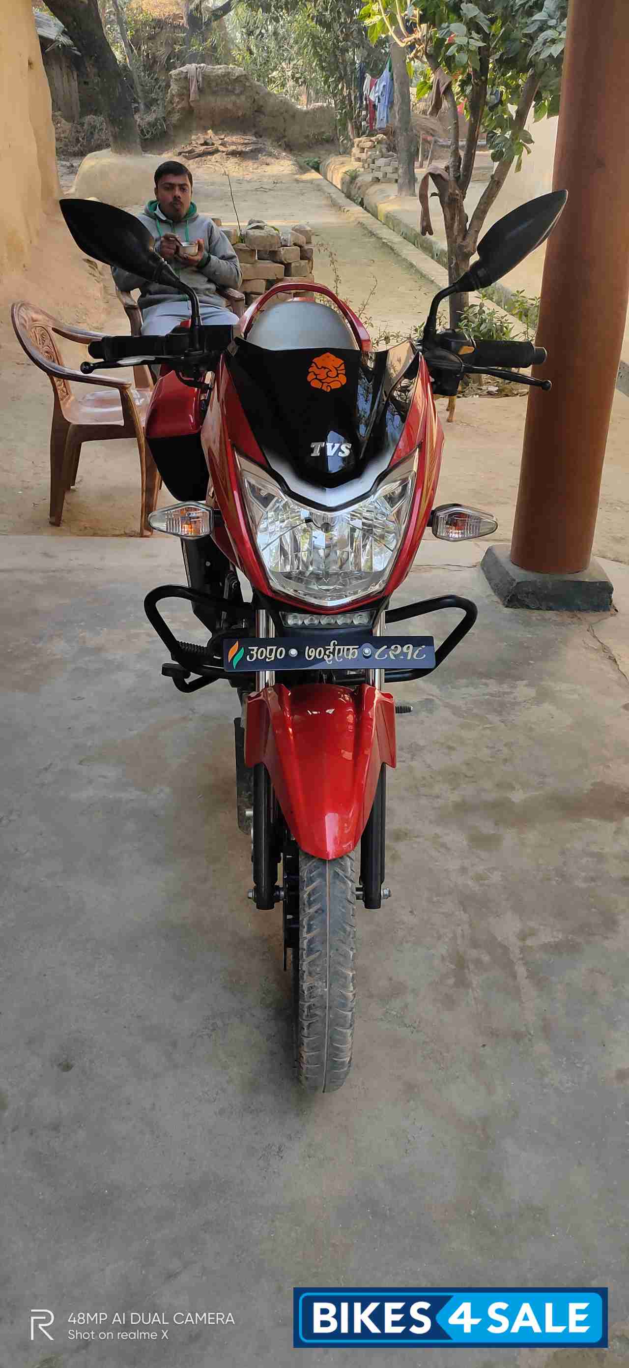 Red Gold TVS Victor Premium Edition