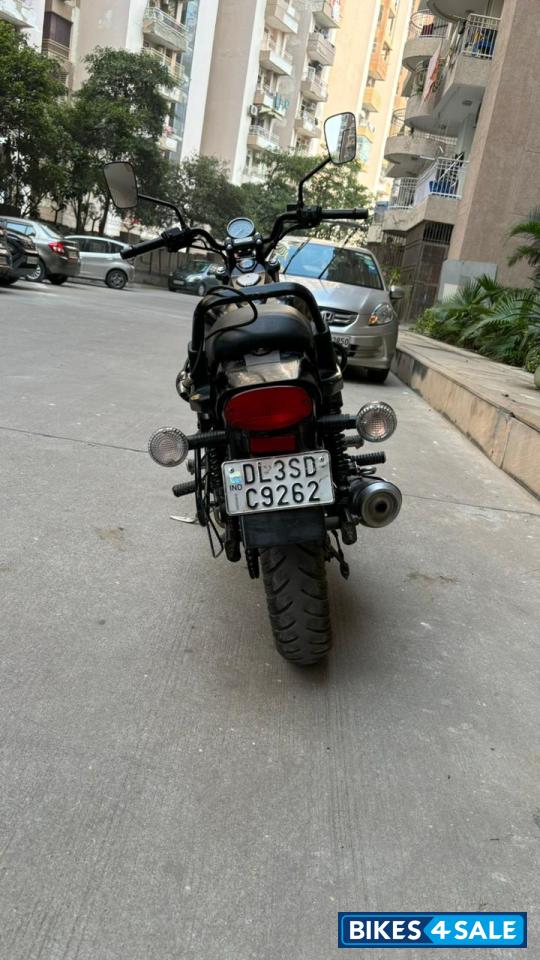 Black Bajaj Avenger Street 220