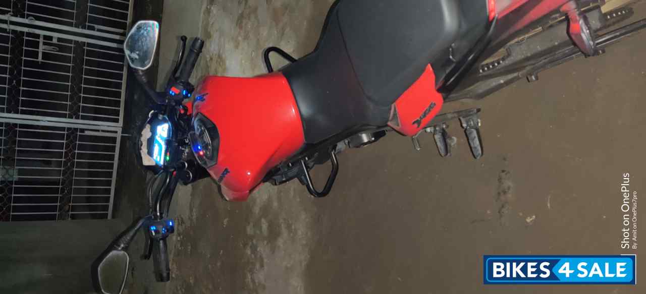 Red Bajaj Dominar 400 Disc