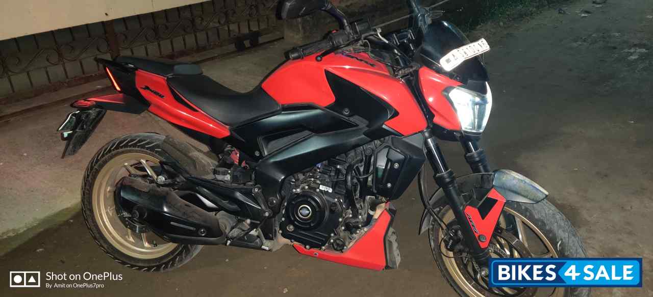 Red Bajaj Dominar 400 Disc