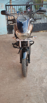 Black Bajaj Discover 100 DTS-Si