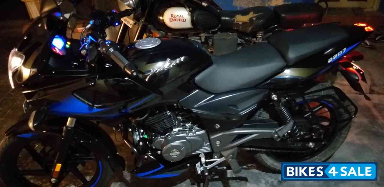 Bajaj Pulsar 220 DTSFi