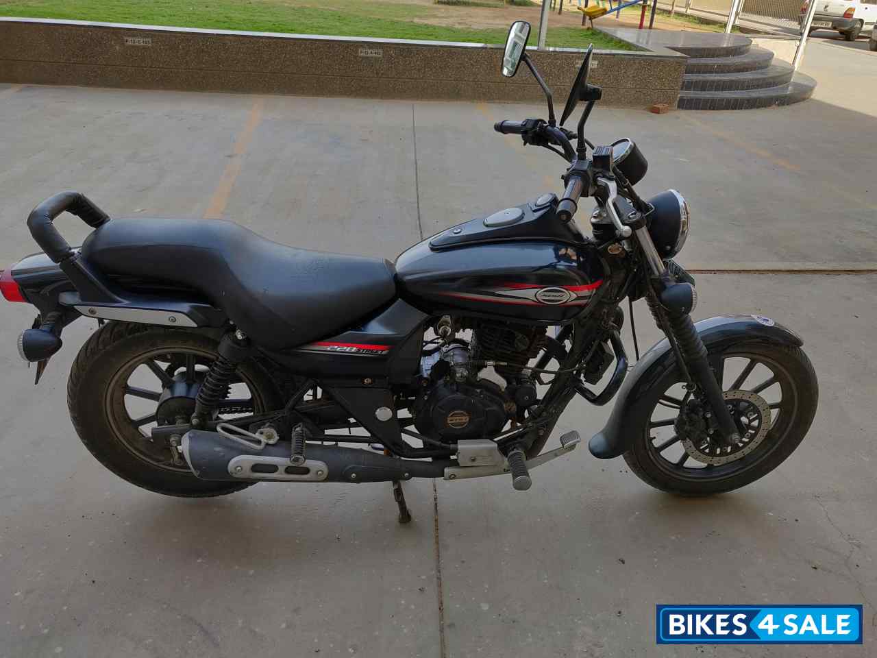 Bajaj Avenger Street 220