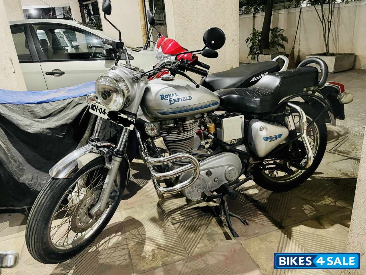 Silver Royal Enfield Bullet Electra