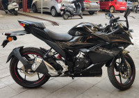 Black Suzuki Gixxer SF Fi