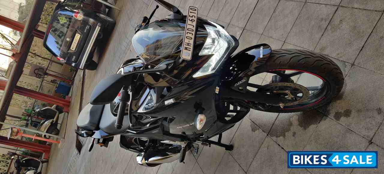 Black Suzuki Gixxer SF Fi