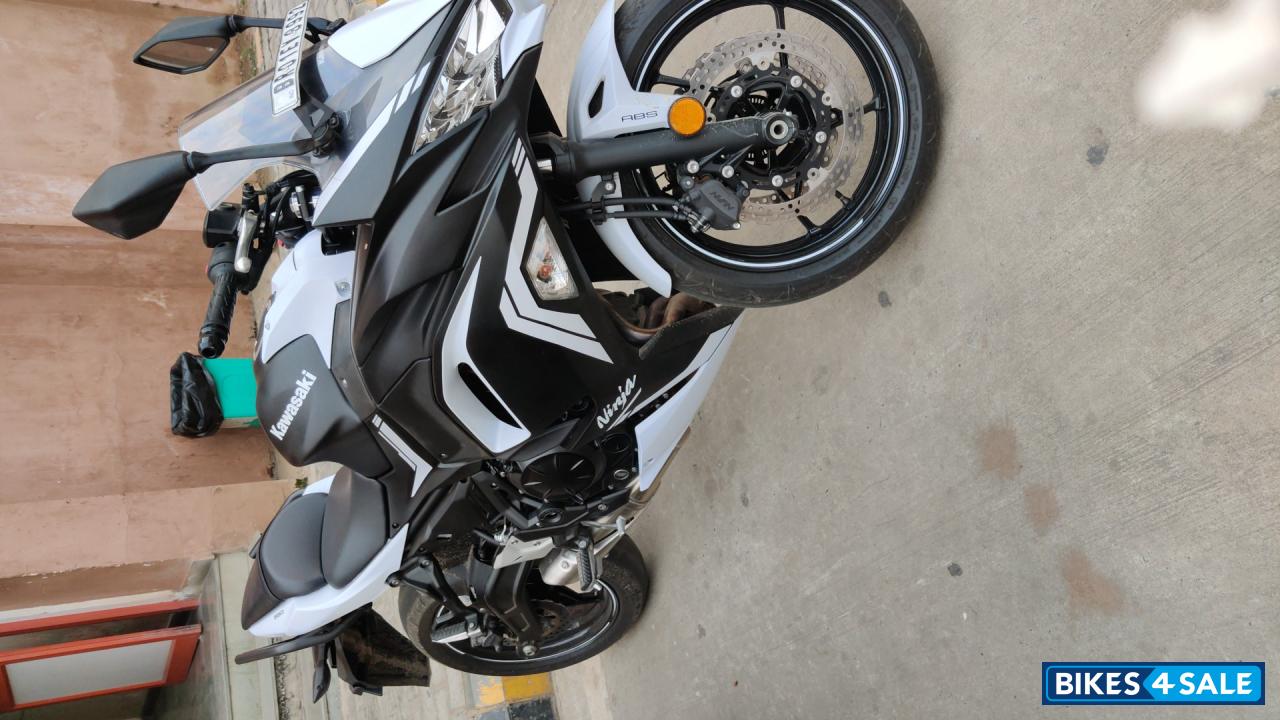 Black Kawasaki Ninja 650 BS6 2021