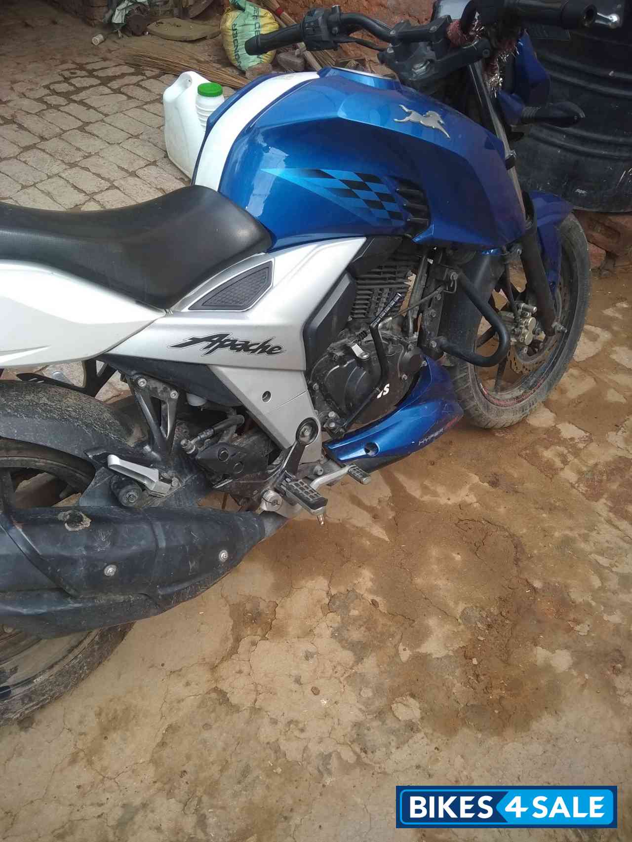 TVS Apache RTR 160 4V