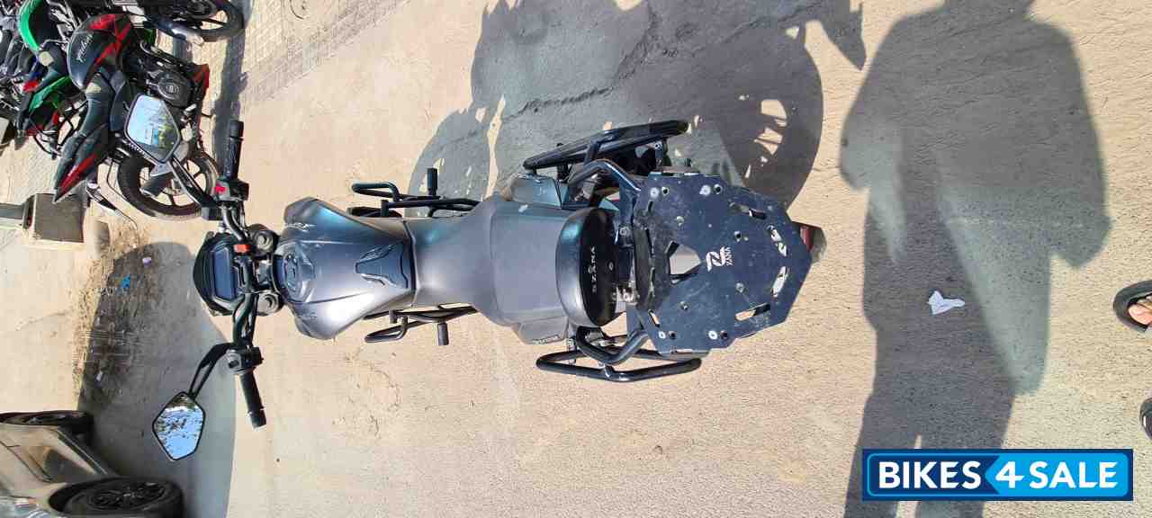 Black Bajaj Dominar 400 ABS BS6