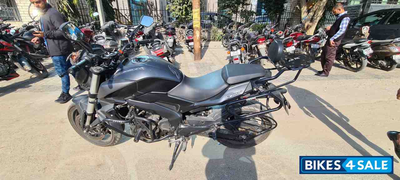 Black Bajaj Dominar 400 ABS BS6