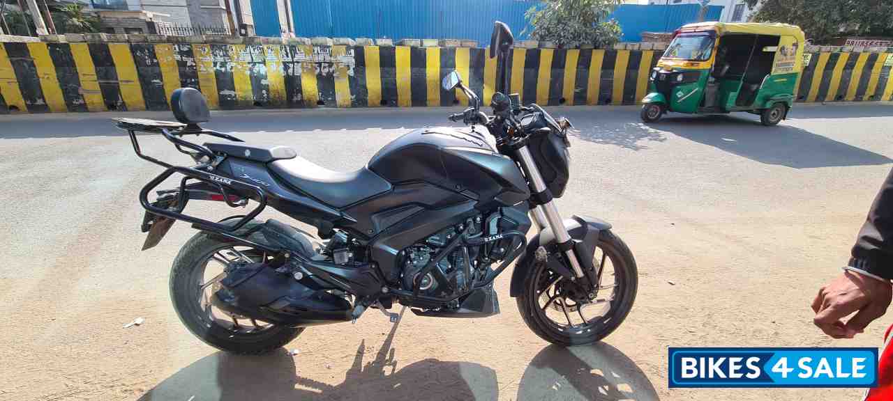 Black Bajaj Dominar 400 ABS BS6